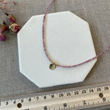 Load image into Gallery viewer, Delicate semi precious necklace with Hammered disc
