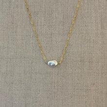 Load image into Gallery viewer, Baroque pearl bar necklace on paper clip chain
