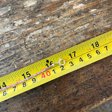 Load image into Gallery viewer, Delicate semi precious necklace with Hammered disc
