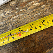 Load image into Gallery viewer, Delicate Semiprecious necklace with hammered heart pendant
