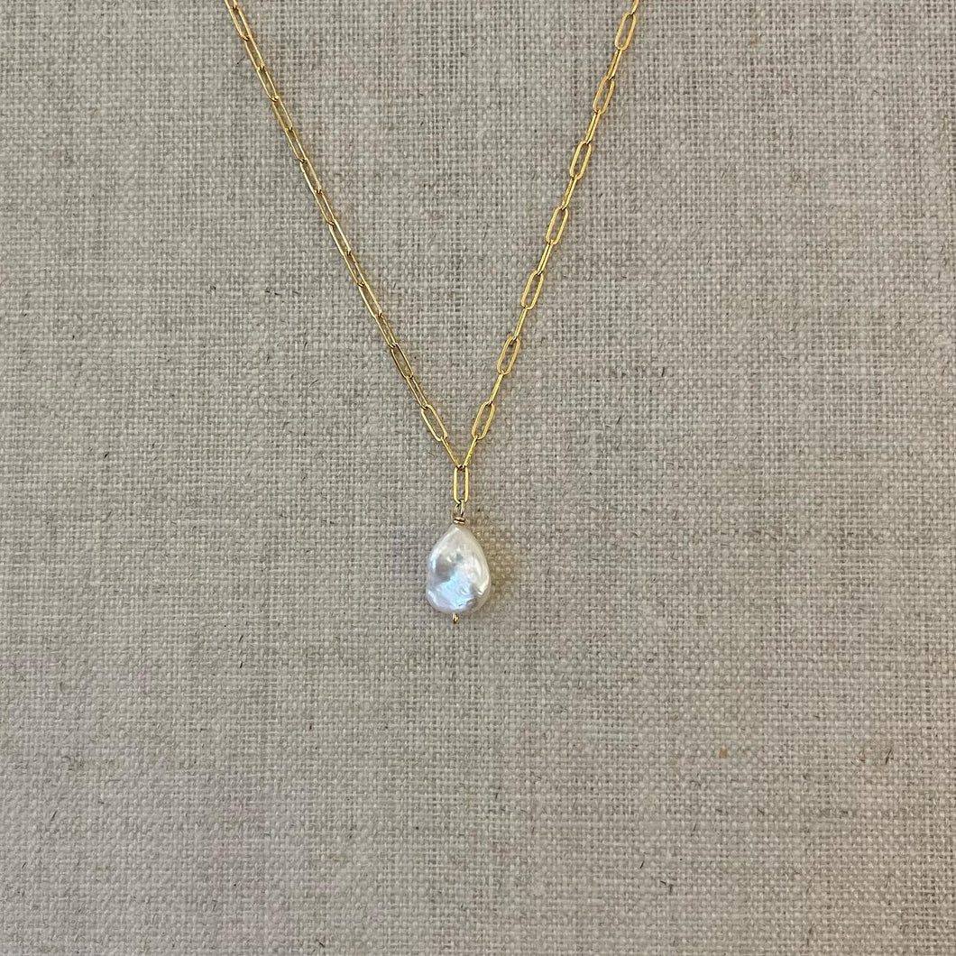 Baroque pearl on paper clip chain