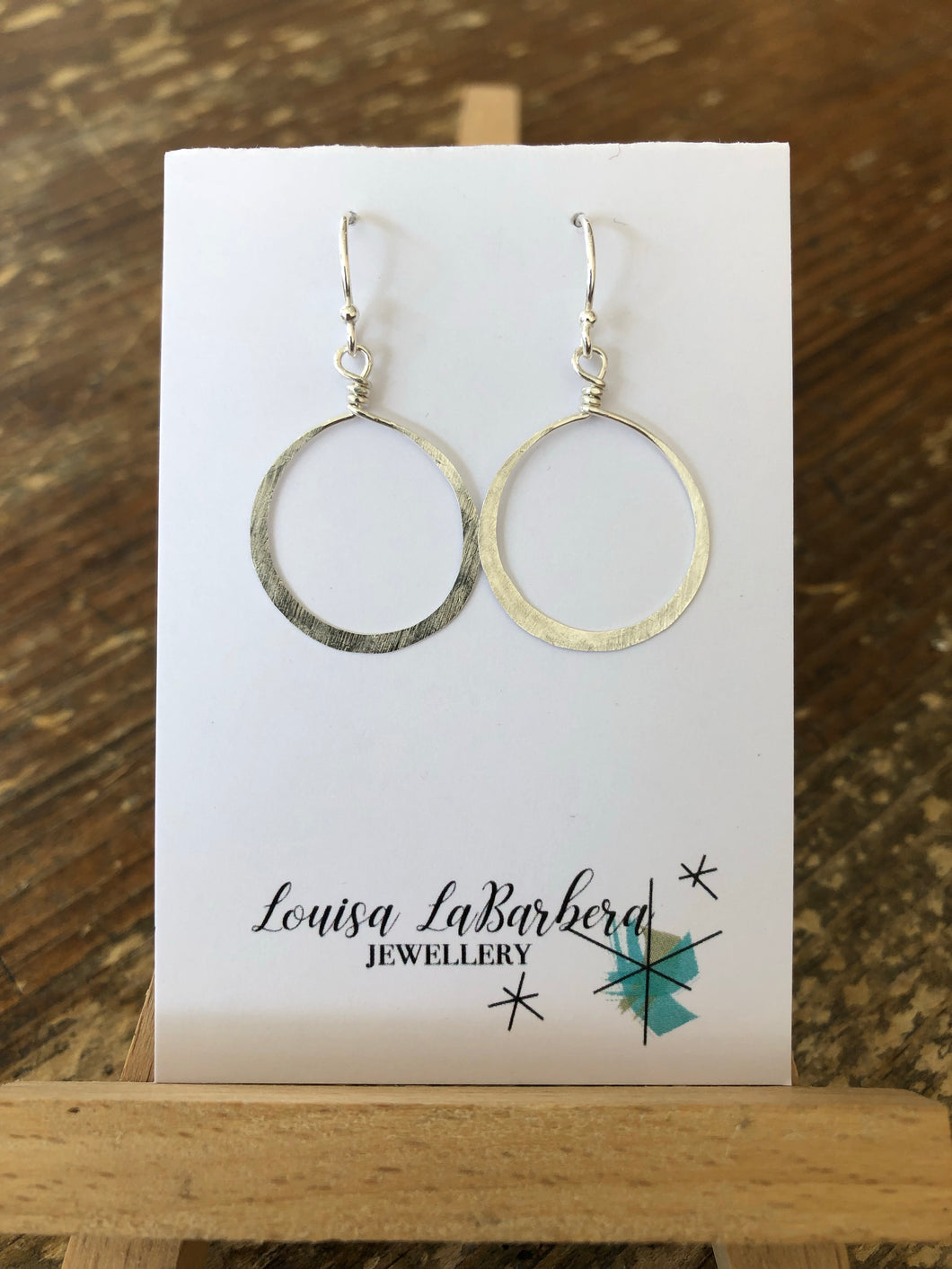 Medium Circle Hammered Loop