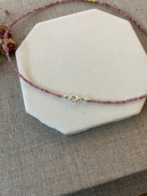 Load image into Gallery viewer, Semiprecious necklace with a Hammered 14 karat gold filled beads
