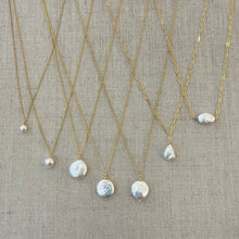 Load image into Gallery viewer, Pearl drop on chain
