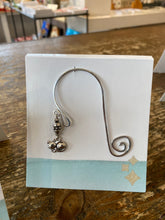 Load image into Gallery viewer, Wire Book Marks
