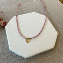 Load image into Gallery viewer, Delicate semi precious necklace with Hammered disc
